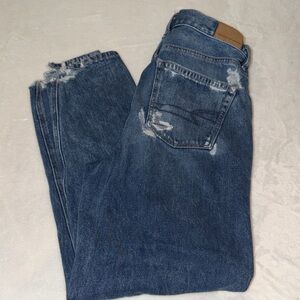 Women’s American Eagle Relaxed Mom Jeans, size 2